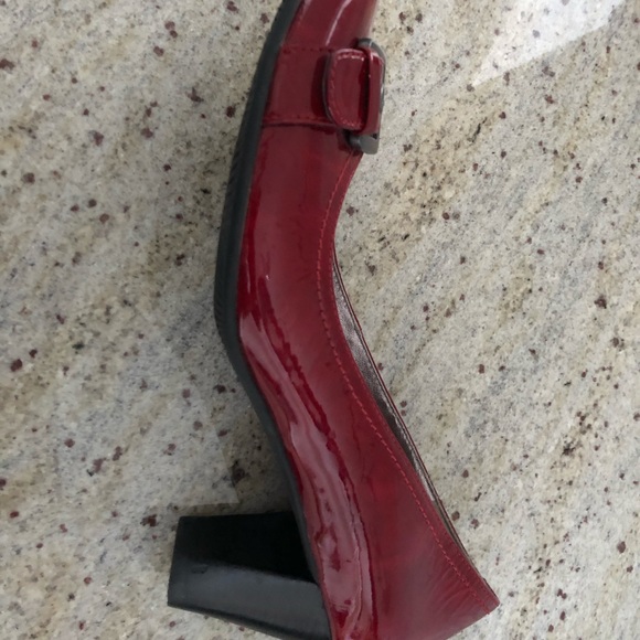 Ecco Red Patent Leather Heels! European Size 40. - Picture 5 of 6